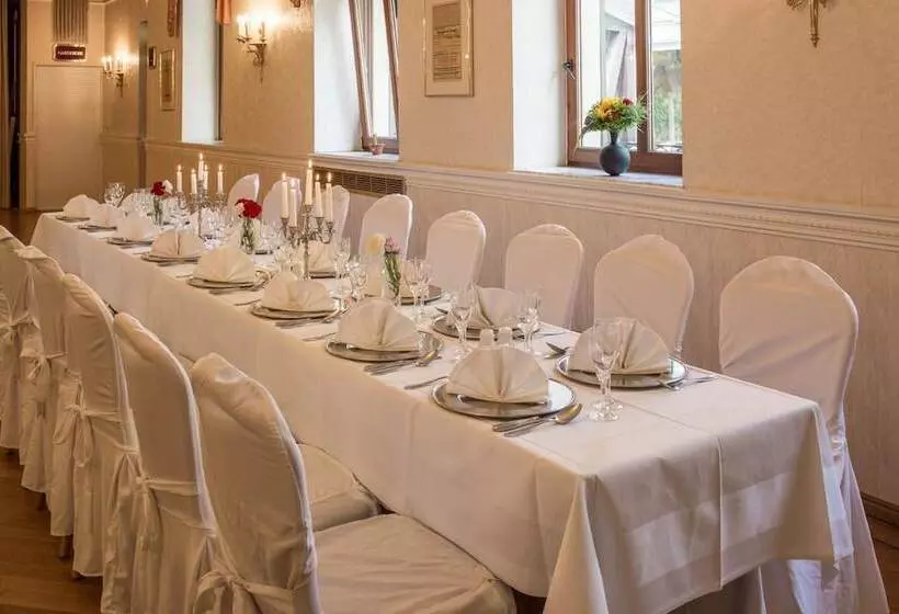 호텔 Schwarzer Adler Tangermünde