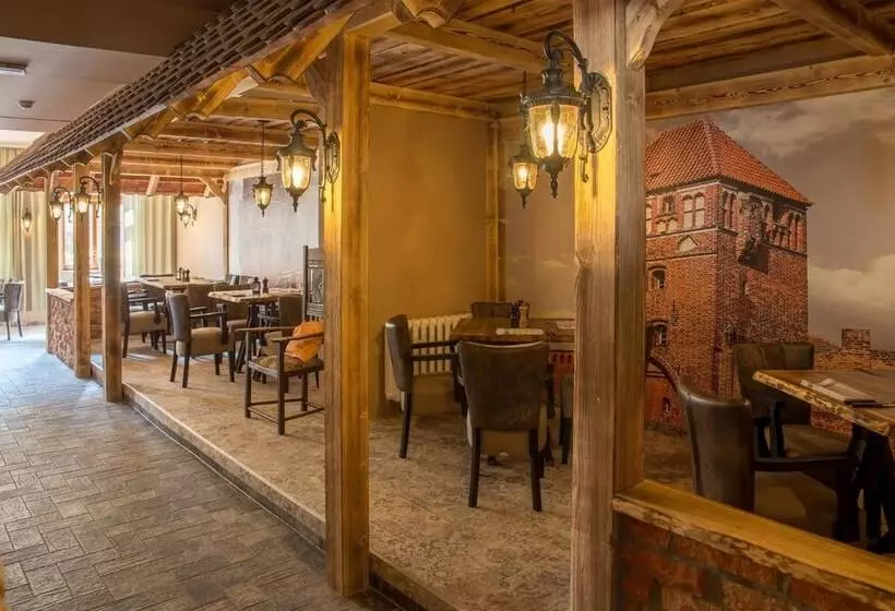 호텔 Schwarzer Adler Tangermünde