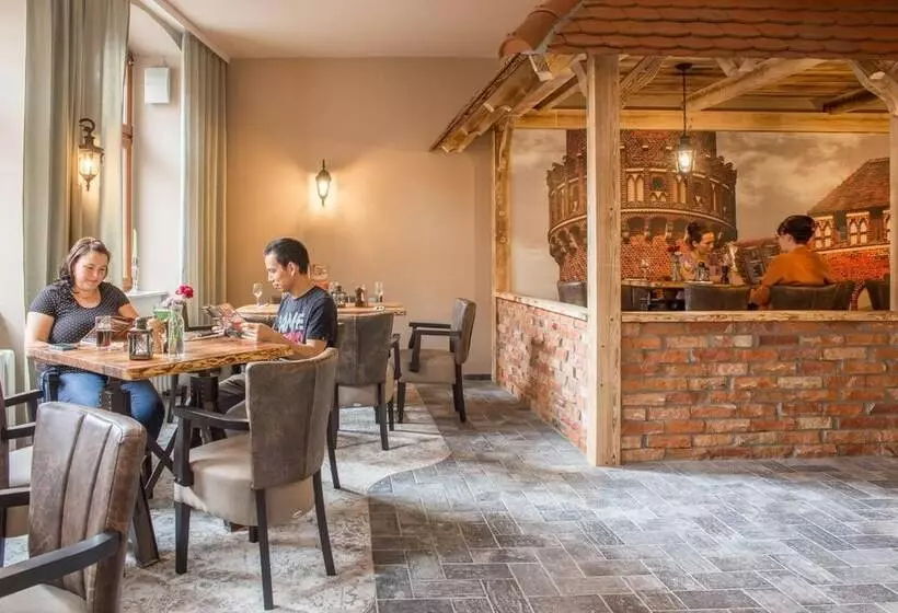 호텔 Schwarzer Adler Tangermünde