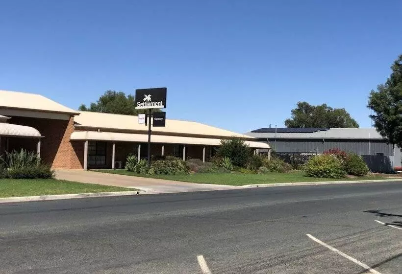 فندق Settlement Motor Inn
