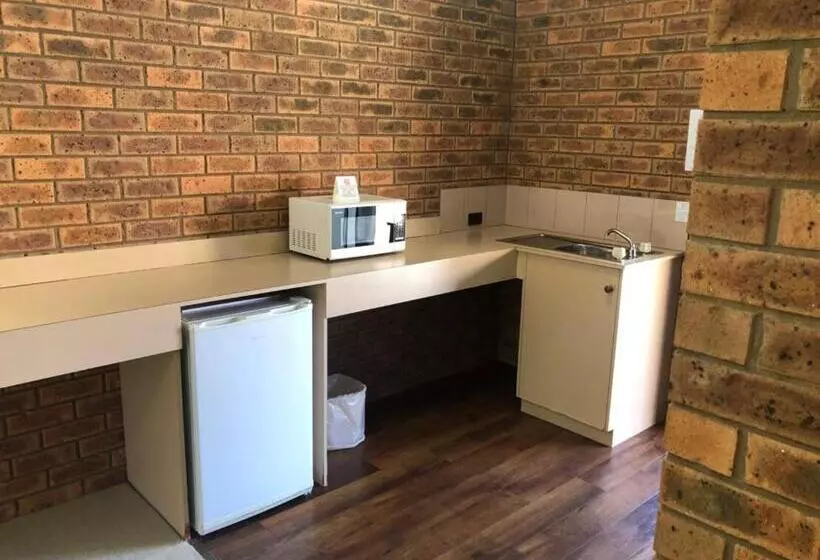 فندق Settlement Motor Inn