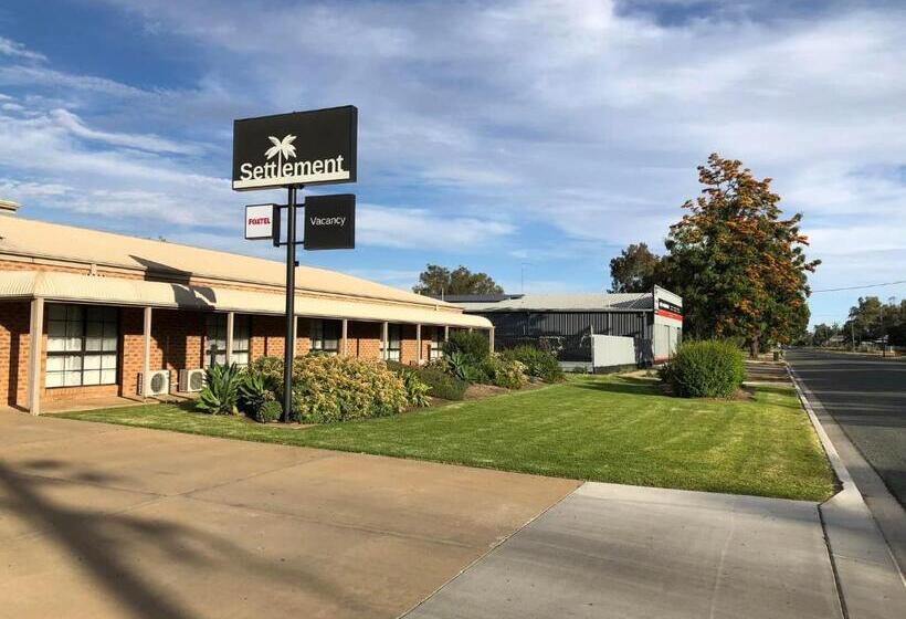 בית מלון כפרי Settlement Motor Inn