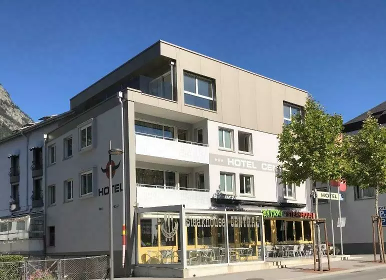 בית מלון כפרי Central