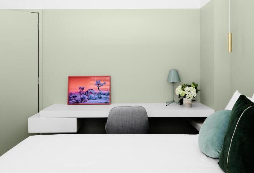 ホテル The Prince