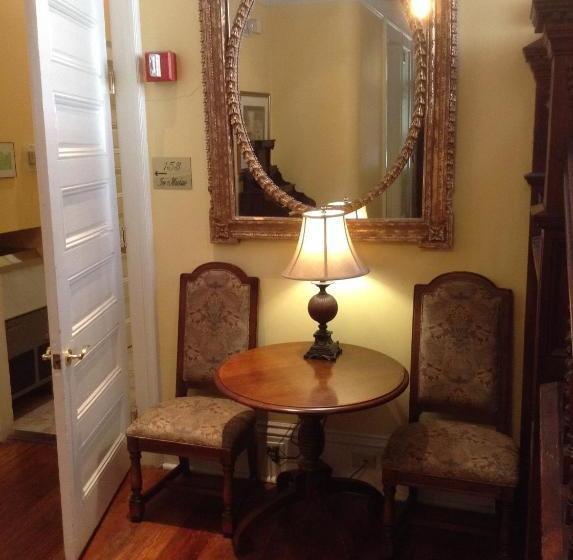 Hotel The Queen Anne