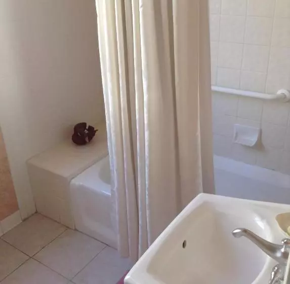 هتل The Queen Anne