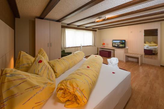 Matterhorn Valley Garni Hotel La Collina