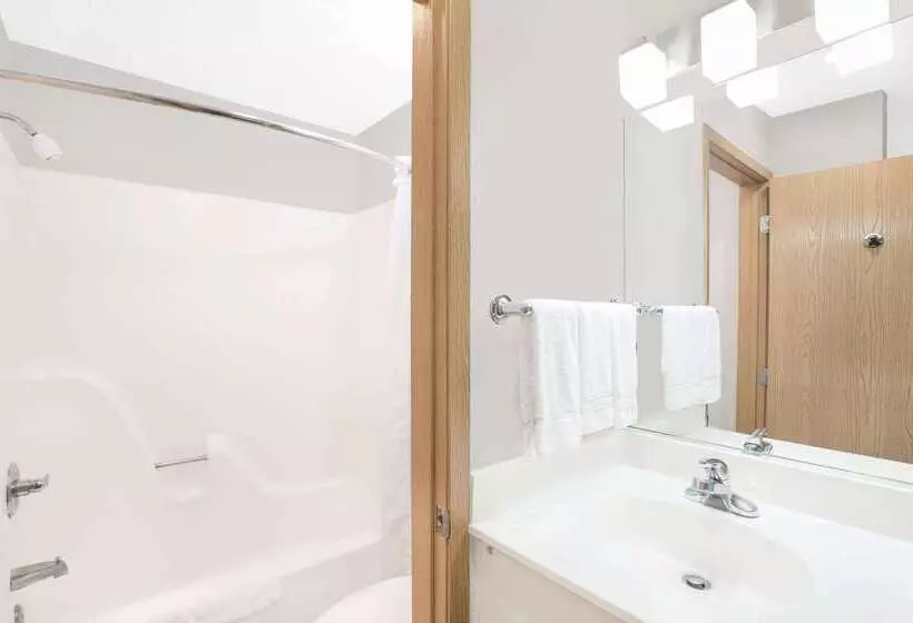 Microtel Inn And Suites   Ames