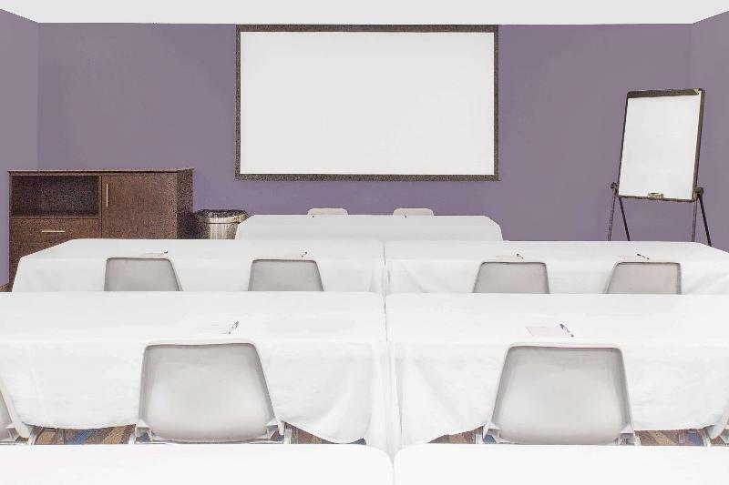 Microtel Inn And Suites   Ames