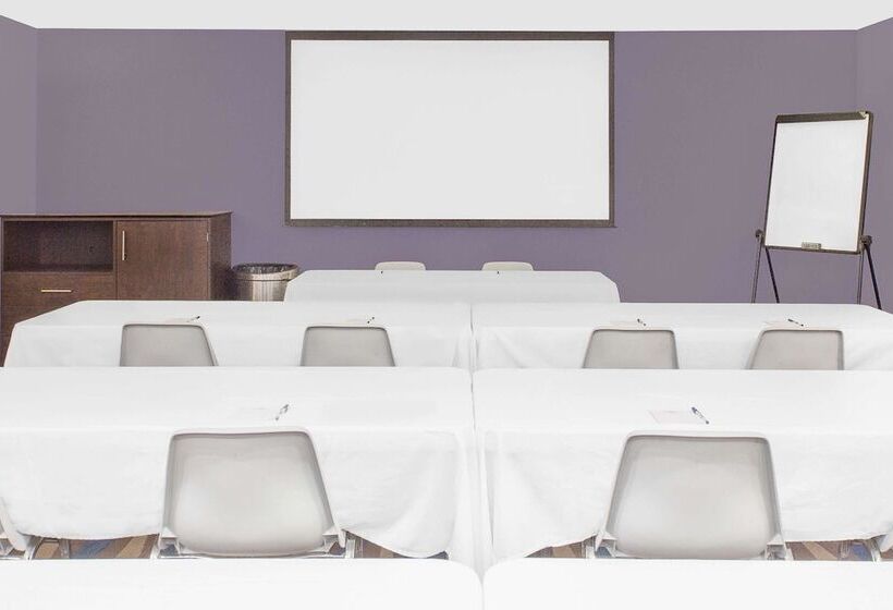 Microtel Inn And Suites   Ames