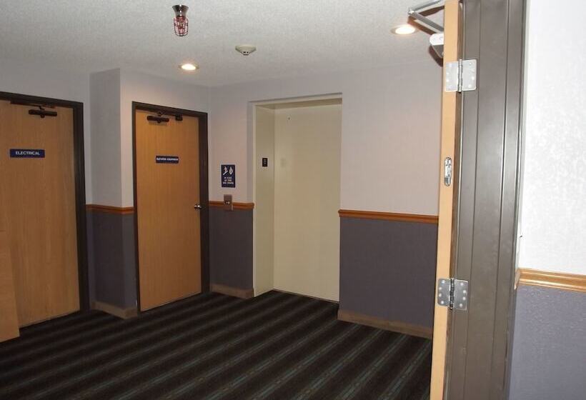 Microtel Inn And Suites   Ames