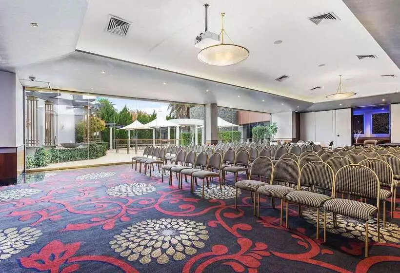 모텔 Quality Hotel Taylors Lakes