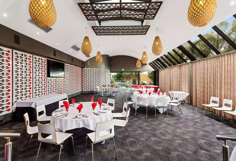 모텔 Quality Hotel Taylors Lakes