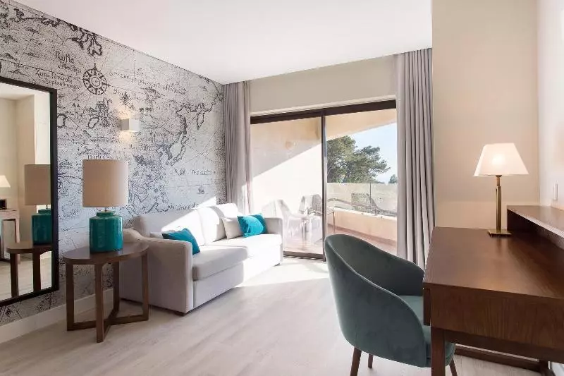 ホテル Four Points By Sheraton Sesimbra