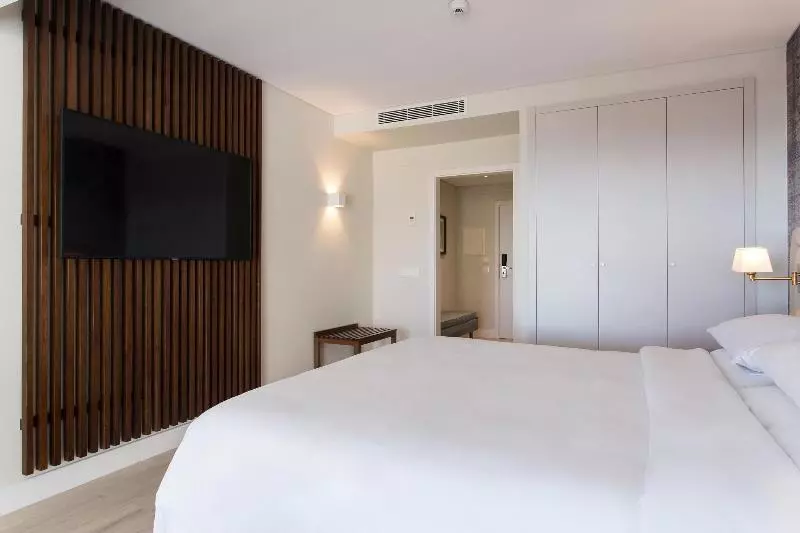 ホテル Four Points By Sheraton Sesimbra