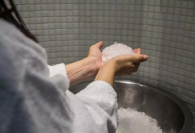 Cortona Resort & Spa