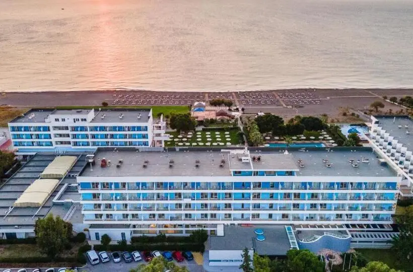 Hotelli Blue Sea Beach Resort