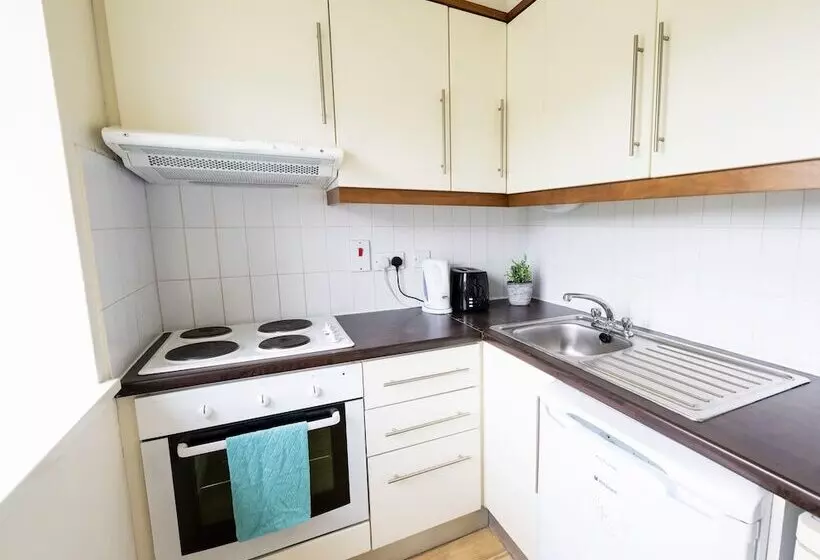 Отель Corrib Village Rooms University Of Galway