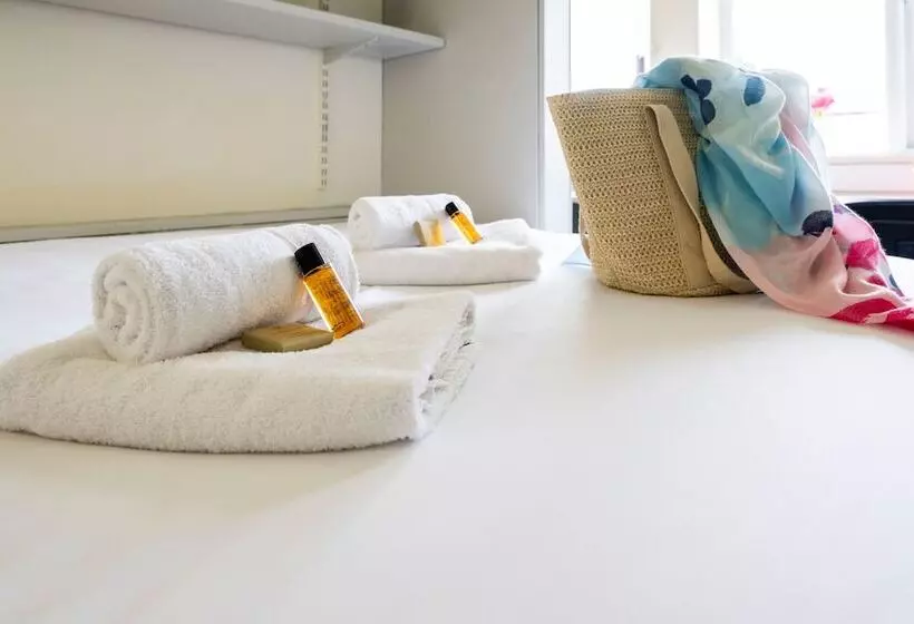 Отель Corrib Village Rooms University Of Galway