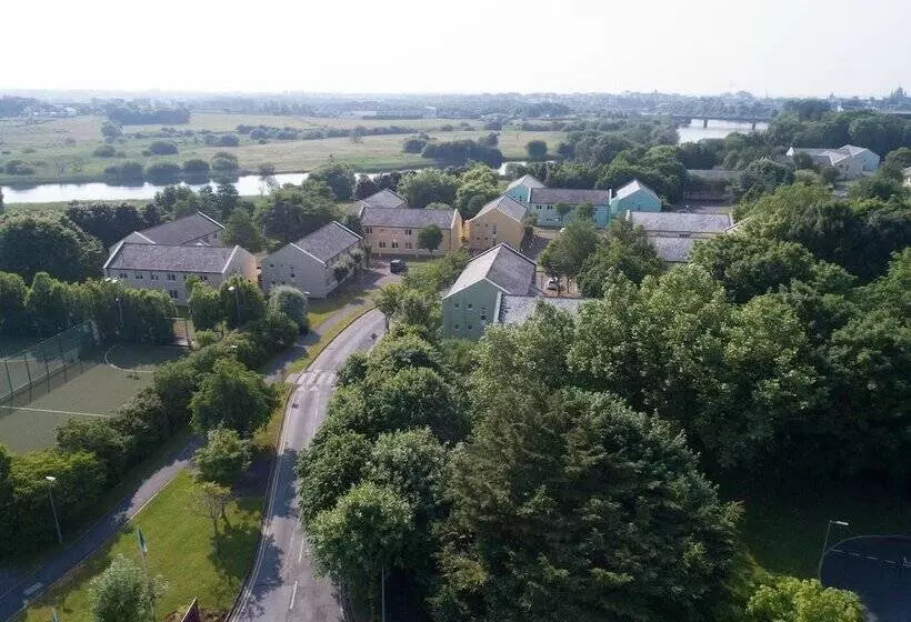 Отель Corrib Village Rooms University Of Galway