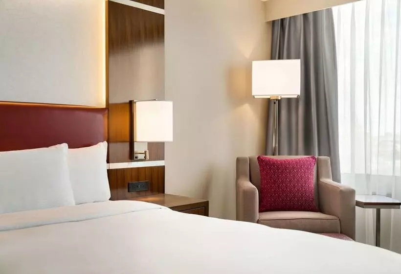 酒店 Doubletree By Hilton Toronto Airport West