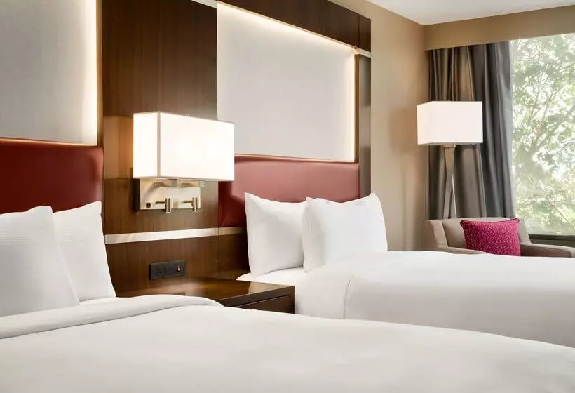 酒店 Doubletree By Hilton Toronto Airport West