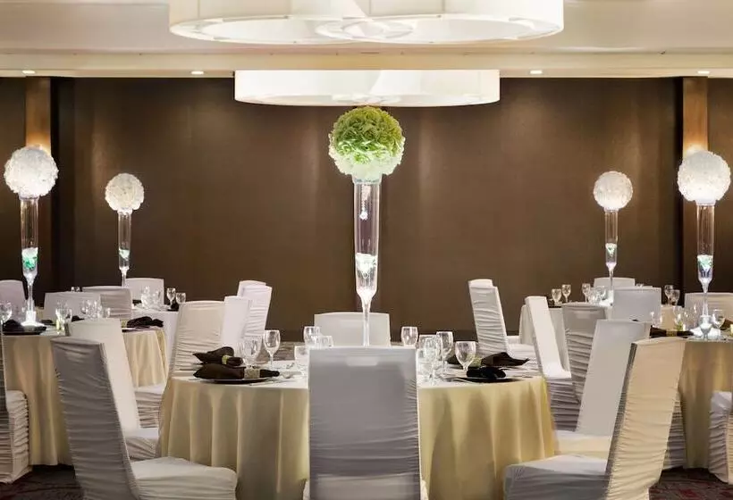 酒店 Doubletree By Hilton Toronto Airport West