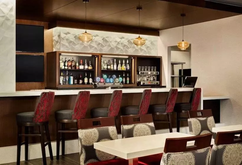 酒店 Doubletree By Hilton Toronto Airport West