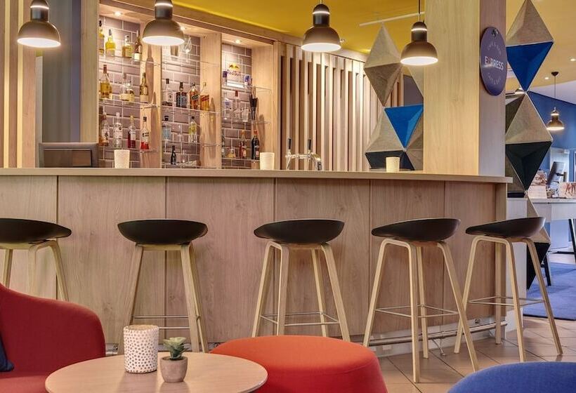 호텔 Holiday Inn Express Cologne Troisdorf, An Ihg