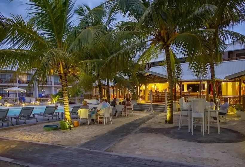 هتل Le Peninsula Bay Beach Resort & Spa