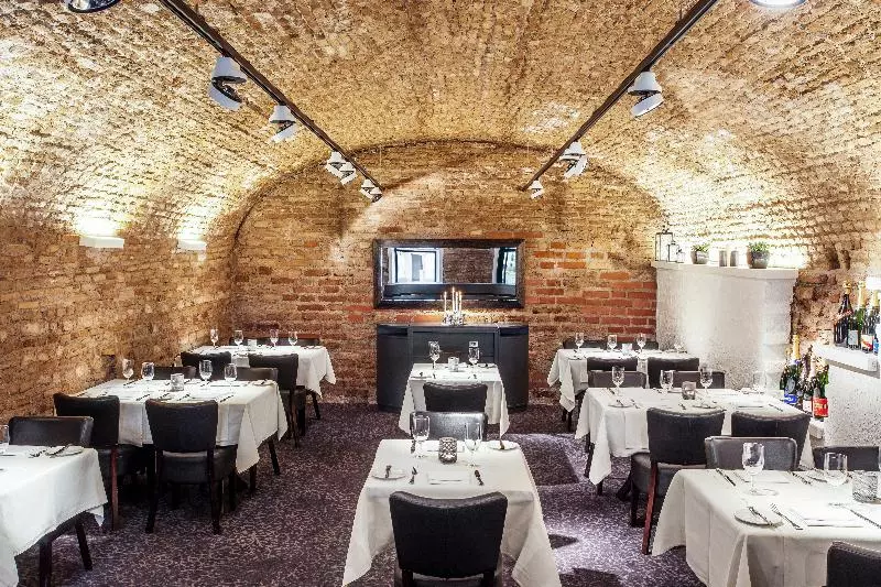 هتل Mabre Residence