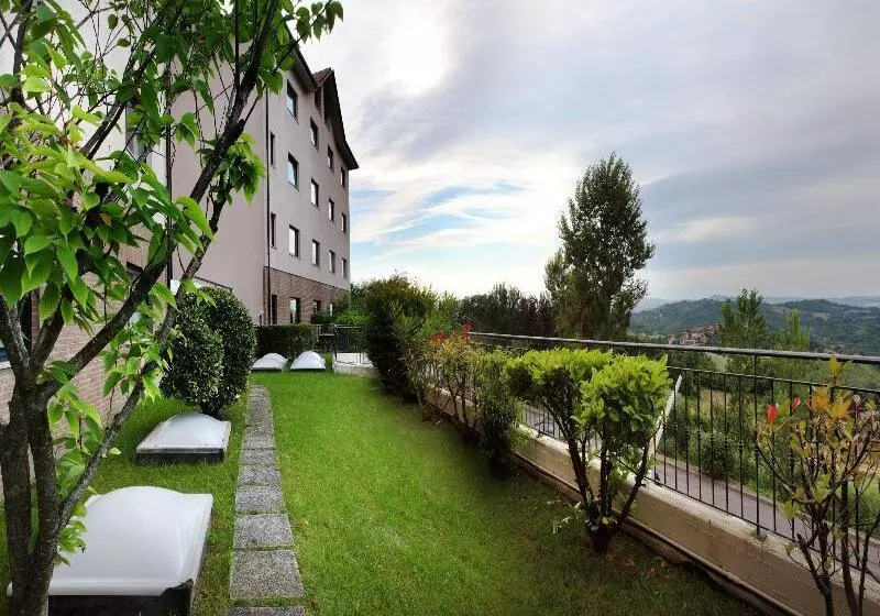 ホテル Mamiani & Relaxing Spa Urbino