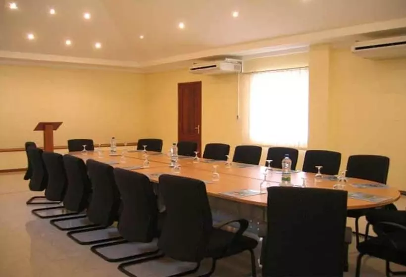 هتل Le Peninsula Bay Beach Resort & Spa