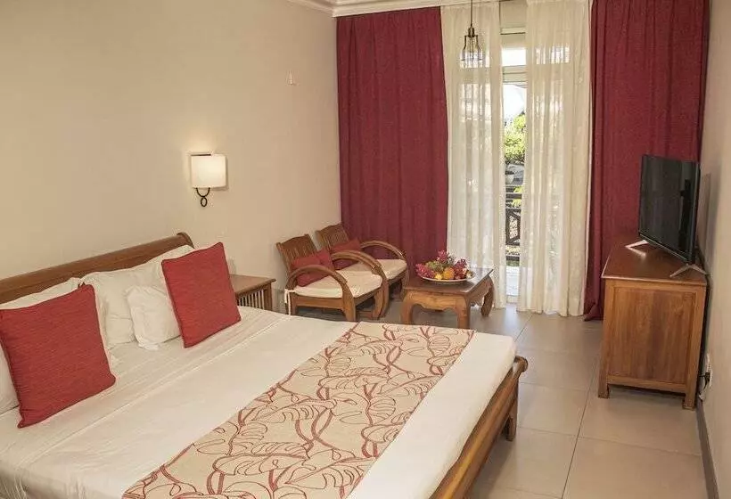 هتل Le Peninsula Bay Beach Resort & Spa