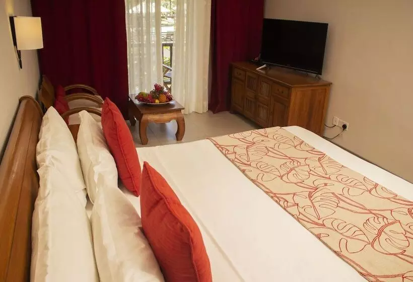 هتل Le Peninsula Bay Beach Resort & Spa