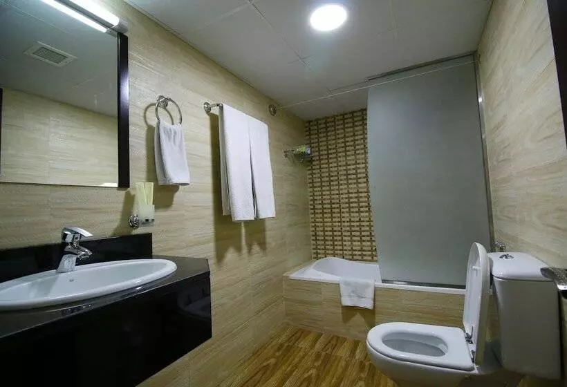 Отель Royal Falcon