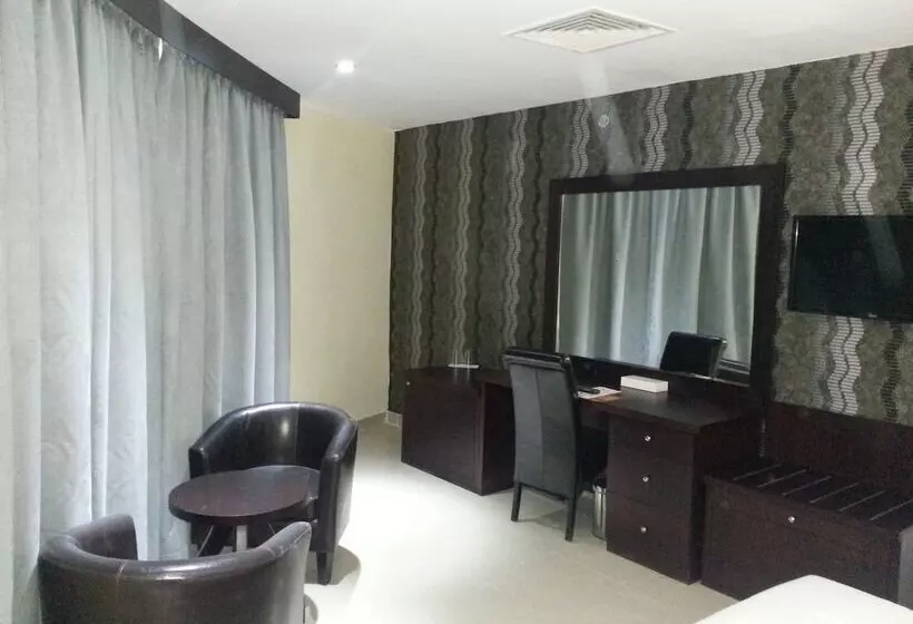 Отель Royal Falcon