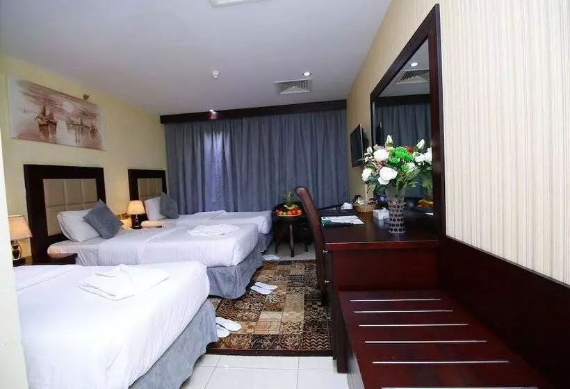 Отель Royal Falcon