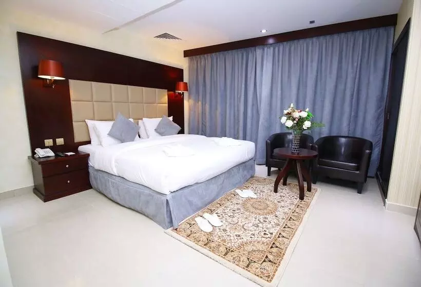 Отель Royal Falcon