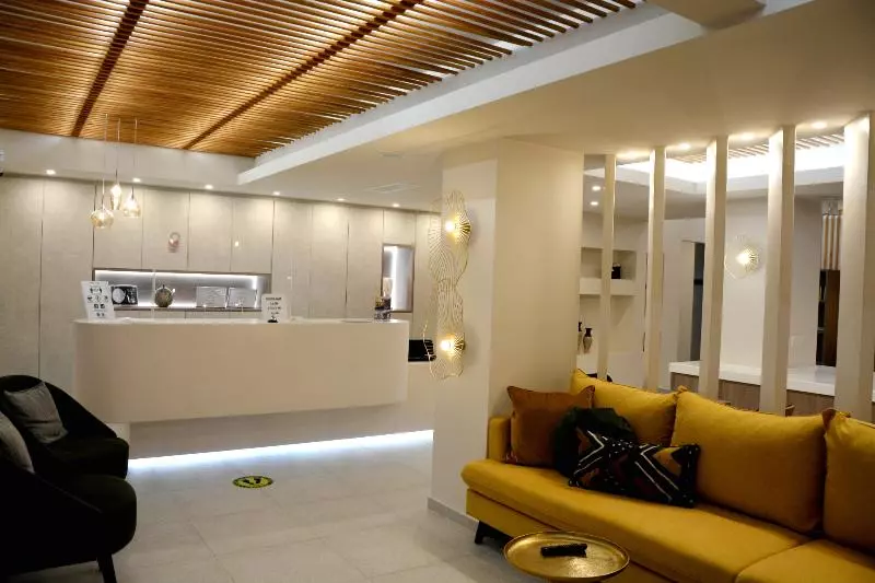 هتل Sellada Beach