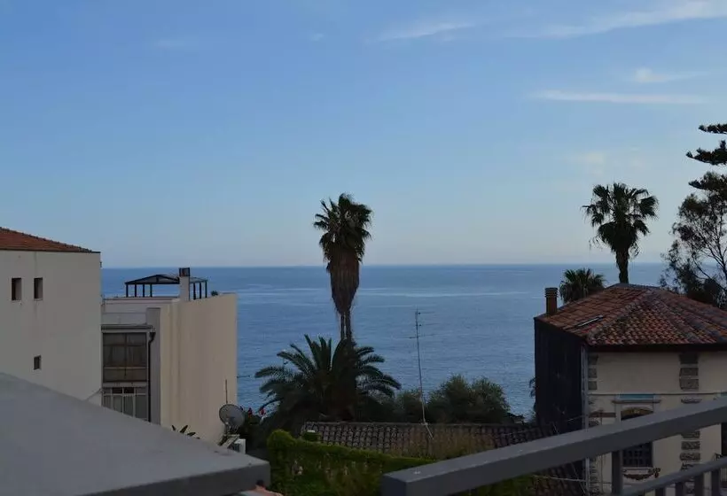 Marina Palace Hotel & Congress Hall