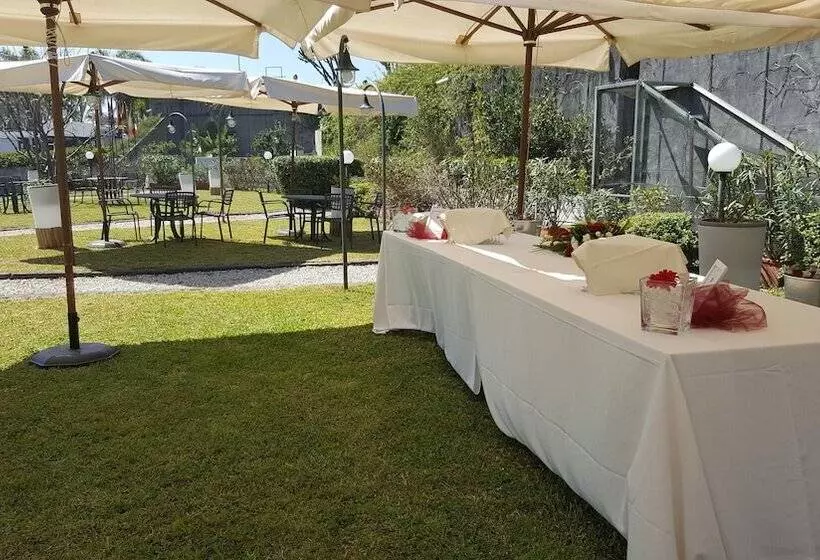 Marina Palace Hotel & Congress Hall