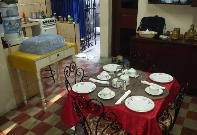 Fernandez Room Rentals