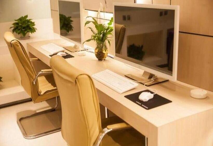 Hotel 7 Days Premium Tongliao Train Station Branch