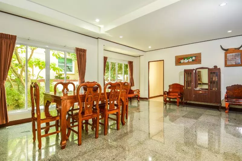 هتل Kamalar Palace Retirement Village