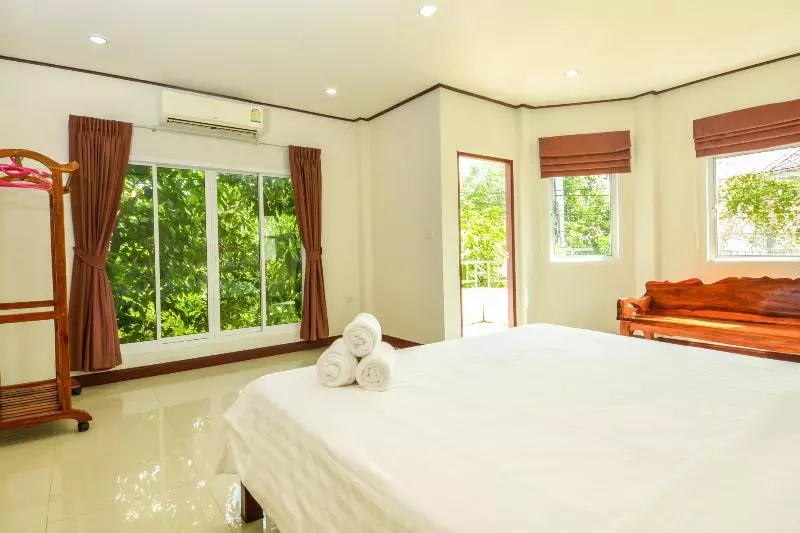 هتل Kamalar Palace Retirement Village