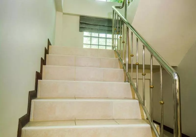 هتل Kamalar Palace Retirement Village