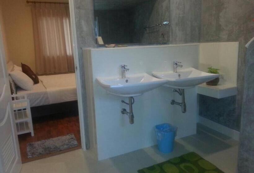 Hotel Khanom Garden Suite