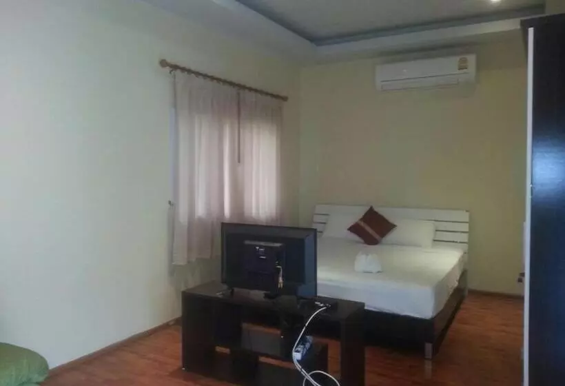 Hotelli Khanom Garden Suite