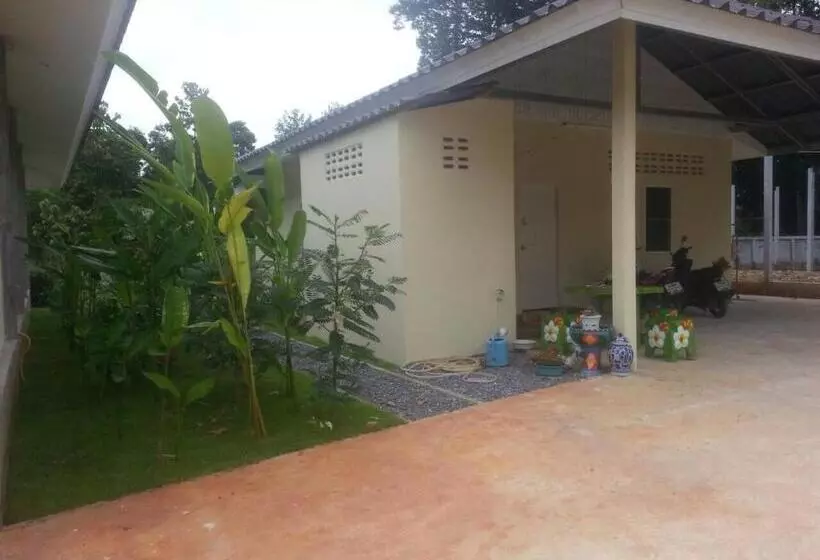 Hotelli Khanom Garden Suite